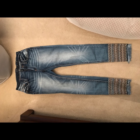 Miss Me Embroidered Jeans - Picture 6 of 6